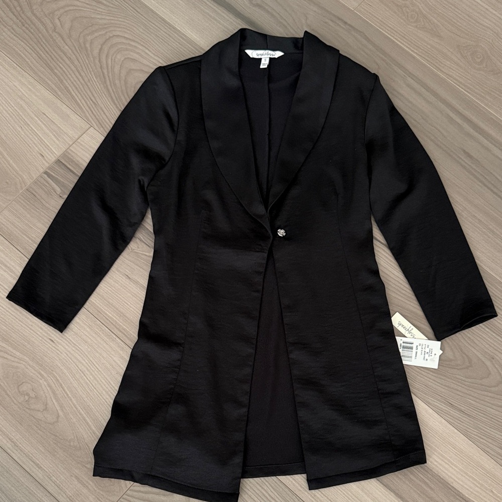 NWT Black Long Quarter Sleeve Blazer